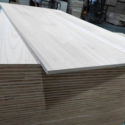 Design moderne en bois massif 3 couches Panneau en bois pour meubles Capacité de solution de projet
