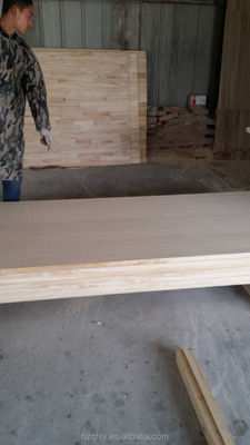 Tableau de bois de pin personnalisable en bois massif de pin avec une densité de 480 à 550 kg/m3
