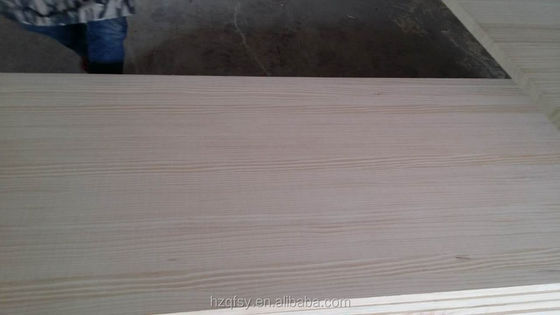 Tableau de bois de pin personnalisable en bois massif de pin avec une densité de 480 à 550 kg/m3