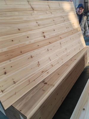 Capacité de résolution de projets de conception traditionnelle de panneaux en bois massif