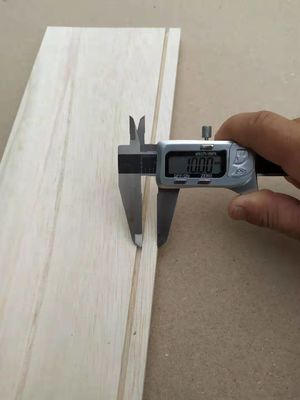 Moderne style de conception des panneaux latéraux du tiroir de pin avec des copeaux de bois de pin