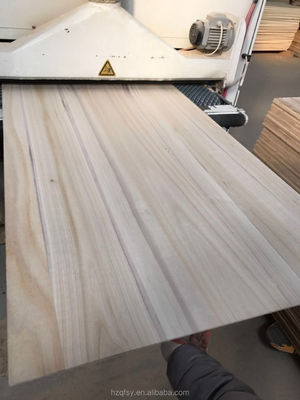 Panneau de bois massif chinois de paulownia dans un style de conception moderne pour les panneaux de paulownia