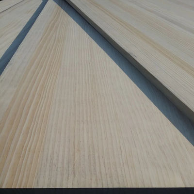 Planche de bois de pin massif personnalisable avec un style de conception traditionnel et une qualité de bois AB