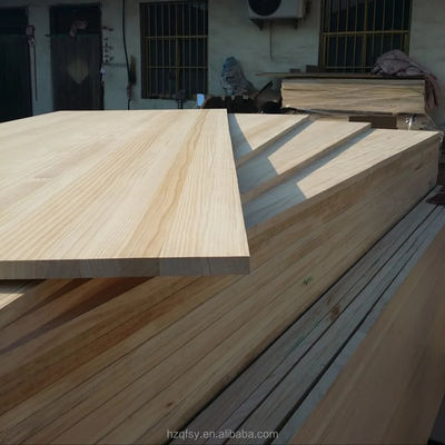 Panneau de pin personnalisable Panneau de bois massif de pin naturel ou blanchi de qualité BC