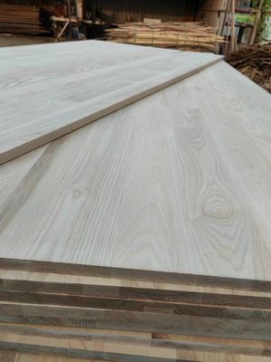Panneau de cendre solide personnalisé Panneau de bois massif naturel ou peint teneur en humidité de 8 à 12%
