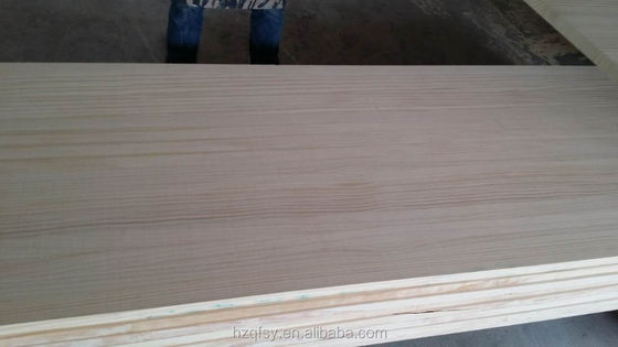 Panneau de pin personnalisable Panneau de bois massif de pin naturel ou blanchi de qualité BC