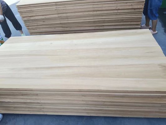 8% à 12% de teneur en humidité Planche de peuplier Plaque solide de placage blanchi pour la construction de bâtiments