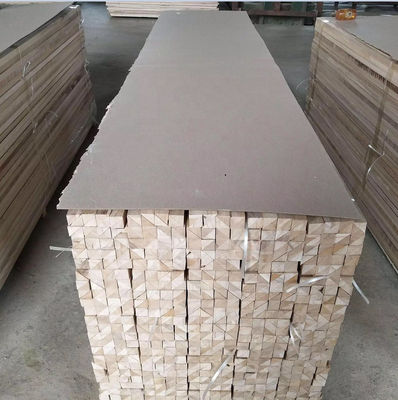 8% à 12% de teneur en humidité Paulownia Triangle Chamfer