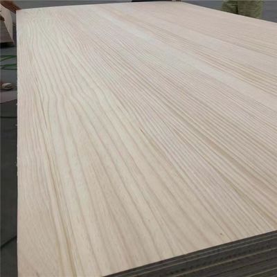 Panneau de meubles en bois massif pour la maison Densité 280-300 kg/m2 et taille personnalisée