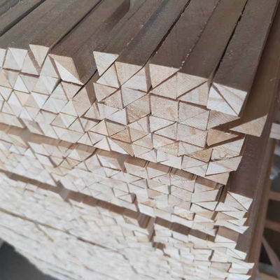 11 mm x 11 mm de bois de chaume de paulownia Triangle bandes de bois avec une teneur en humidité de 8% à 12%