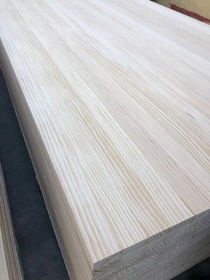 Panneau de meubles en bois massif pour la maison Densité 280-300 kg/m2 et taille personnalisée