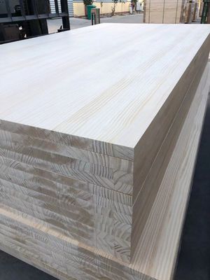 Panneau de meubles en bois massif pour la maison Densité 280-300 kg/m2 et taille personnalisée