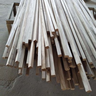 11 mm x 11 mm de bois de chaume de paulownia Triangle bandes de bois avec une teneur en humidité de 8% à 12%
