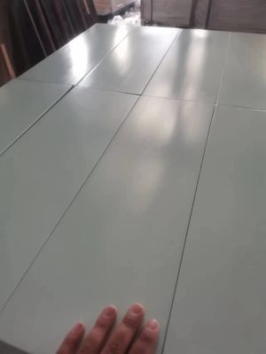 Couleurs personnalisées Panneaux de bois décoratif en feuille de pin pour la capacité de résolution de projet