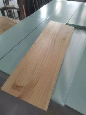 Couleurs personnalisées Panneaux de bois décoratif en feuille de pin pour la capacité de résolution de projet