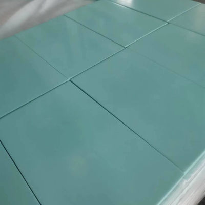 Contenu en humidité 8-12% Panneau en bois de pin Couleurs personnalisées pour la décoration Pièces de rechange gratuites
