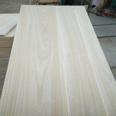 Surface poncée bois de paulownia lisse Prix pour les besoins de décoration de maison de couleur naturelle