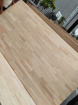 Conception traditionnelle: planche commune en bois de pin européen 2440x1220 mm ou taille personnalisée