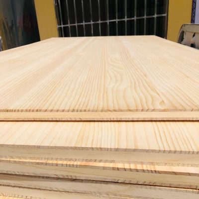 Plaques de bois de pin naturelles ou blanchies pour les dimensions 2440x1220 ou personnalisées