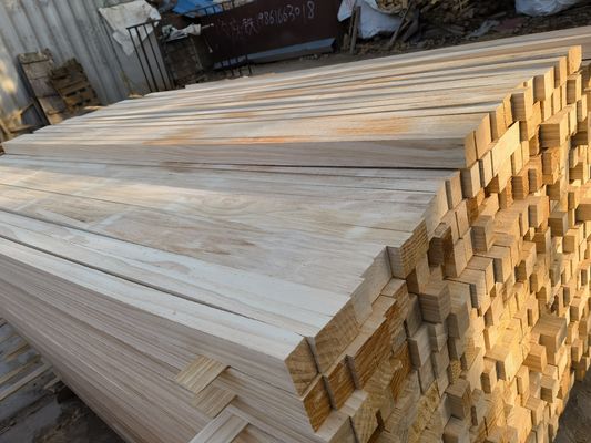 Meubles d'intérieur Zealand Pine Radiata Pine Square Solid Wood Strips Boards AA AB BB