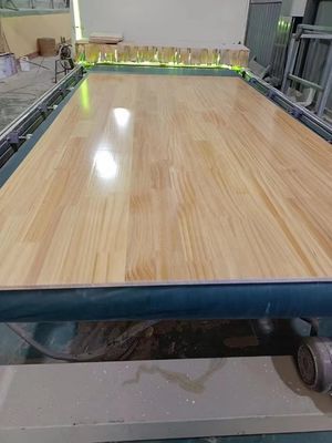 480-510 kg/m3 bois de pin 18 mm articulé à doigts radiate planches solides de pin pour meubles