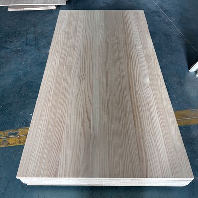 2440x1220 ou tailles personnalisées Panneaux collés en pin Panneau en bois massif pour meubles durables