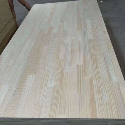 Radiata bois de pin à doigts joints planches de bois pour la capacité de solution de projet intérieur