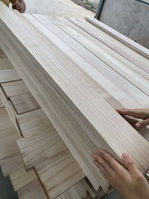 Fiches de bois de paulownia à une teneur en humidité de 8% à 12%