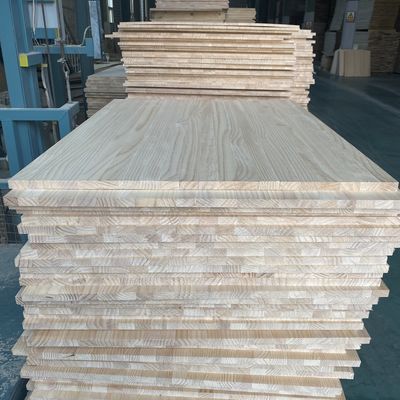 Bois de pin de texture naturelle avec pièces détachées gratuites et service après-vente
