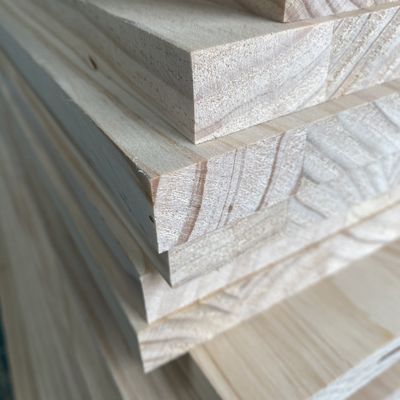 Bois de pin de texture naturelle avec pièces détachées gratuites et service après-vente