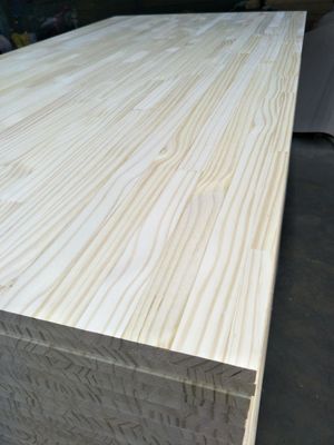 Couleur de bois naturel ou finition carbonisée Planches de bois massif de pin Planches de pin pour l'artisanat