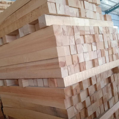 Des bandes de bois de pin russe pour les ardoises de bois de couleur naturelle de bois sur mesure