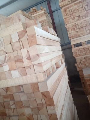 Des bandes de bois de pin russe pour les ardoises de bois de couleur naturelle de bois sur mesure