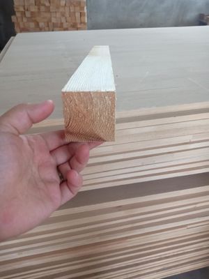 Des bandes de bois de pin russe pour les ardoises de bois de couleur naturelle de bois sur mesure