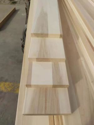 Panneaux en bois massif de couleur naturelle ou blanchi