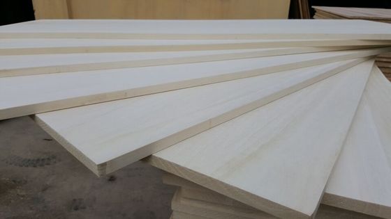 100 mm-2440 mm de longueur en bois de peuplier blanchi pour le salon