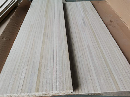 100 1220 mm de largeur Panneau de base de snowboard en bois de paulownia avec un design moderne