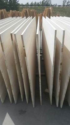 Tableau en bois massif de peuplier Contenu en humidité de 8% à 12% Avec une longueur de 100 mm à 2440 mm