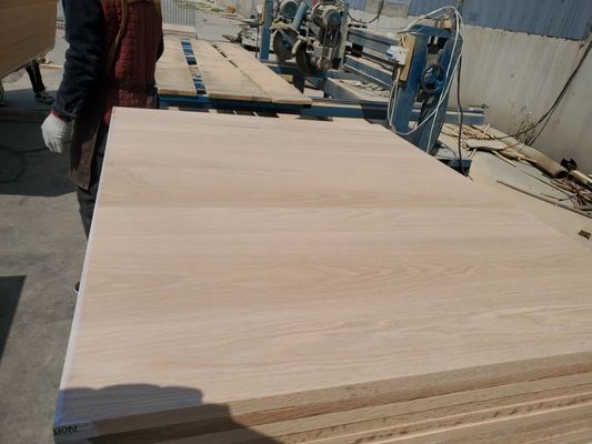 Grade AA Nord-américain Red Oak Taille personnalisée Panneau droit Panneau solide Assistance technique en ligne