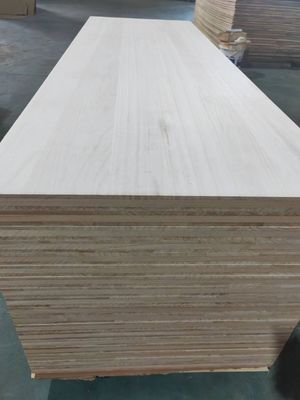Construction de bâtiments bois de sol de paulownia blanchi 4X8 bois de bois de bois de chauffage prix 300 kg/m3