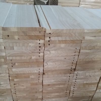 Bâtiment Meubles de construction Paulownia Panneau en bois massif avec une densité de 300 kg/m3