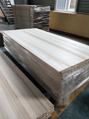 280-300 kg/Cbm Densité bois de peuplier Bois pour projets de travail du bois