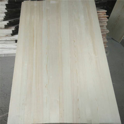 Atelier bois de bois de pin massif utilisé pour les meubles
