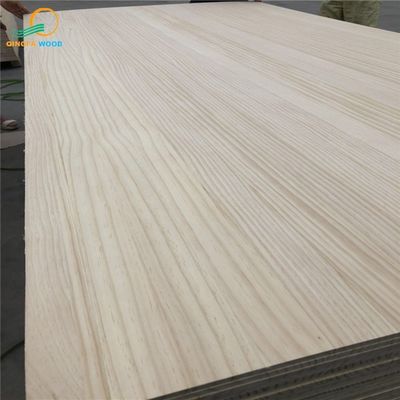 Style de conception traditionnel Les feuilles de bois de pin néo-zélandais avec une densité de 480 à 550 kg/m3