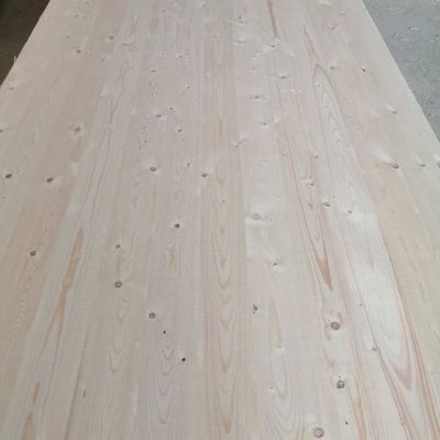 Panneau de bois d'épinette contemporain avec une teneur en humidité de 8 à 12% 1220*2440 mm