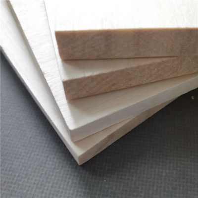 Atelier Planches en bois de peuplier avec une épaisseur de 3 mm à 50 mm Excellente durabilité