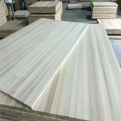Atelier Planches en bois de peuplier avec une épaisseur de 3 mm à 50 mm Excellente durabilité