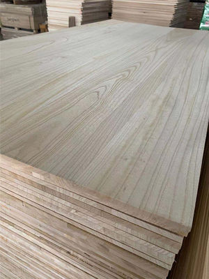 Moderne design Paulownia Panneau solide Largeur 100-1220 mm pour les applications décoratives