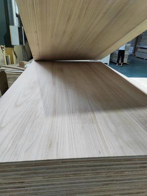 Panneaux de placage de chêne blanc de 3 mm à 50 mm certifiés FSC à 100% avec panneau de bois de Paulownia
