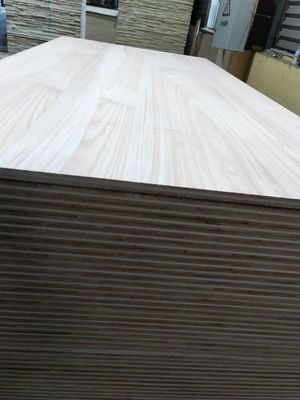 Panneaux de placage de chêne blanc de 3 mm à 50 mm certifiés FSC à 100% avec panneau de bois de Paulownia
